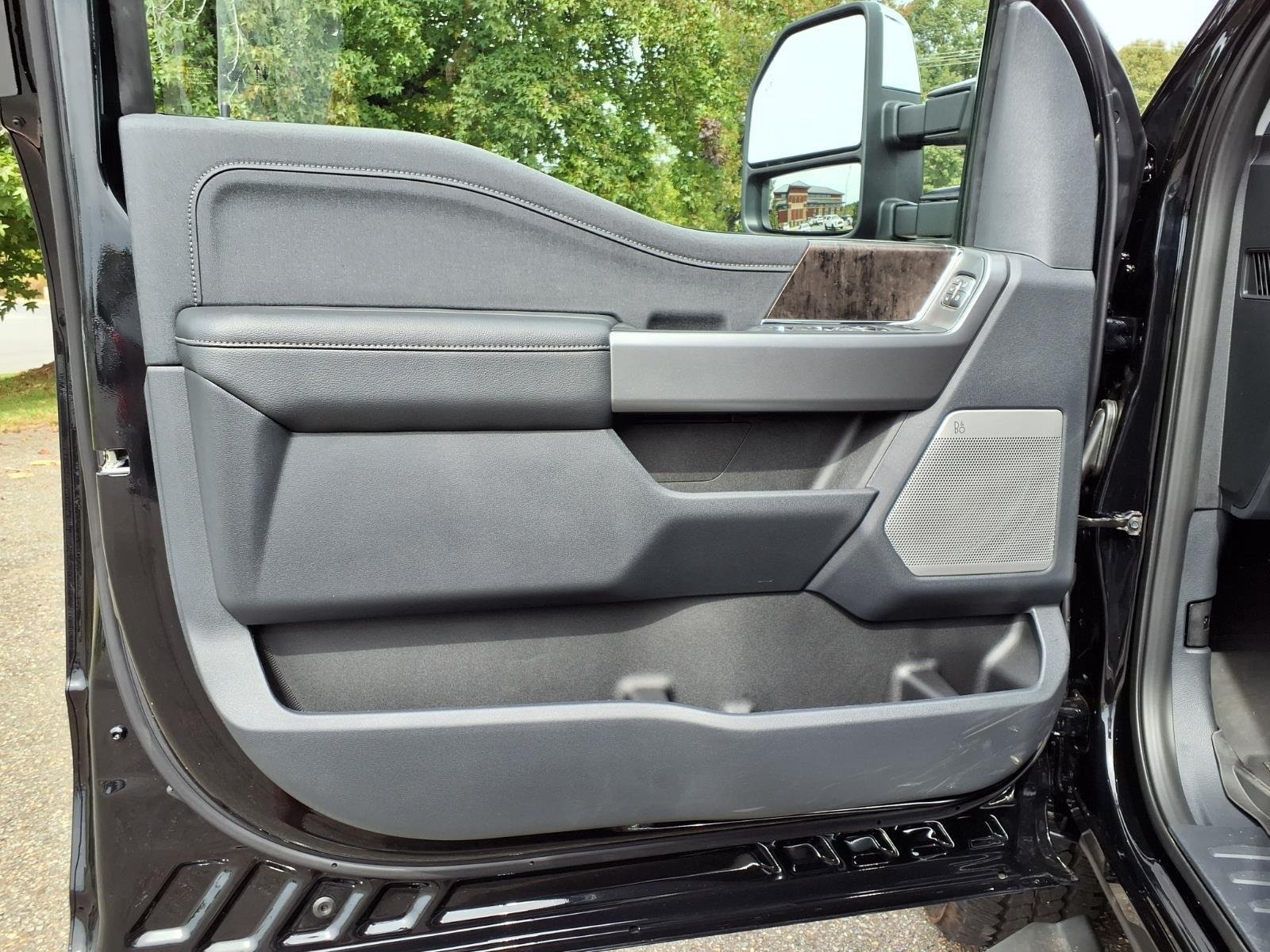 New 2026 Agate Black Metallic Ford F-250® Lariat® image 29