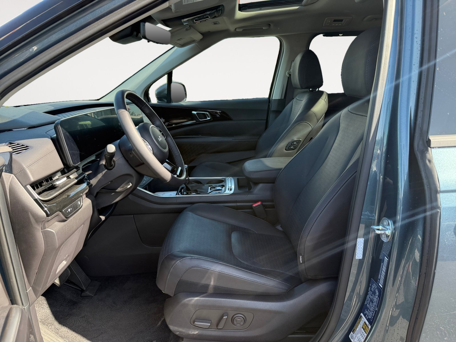 New 2025 Astra Blue Kia SX Prestige image 10