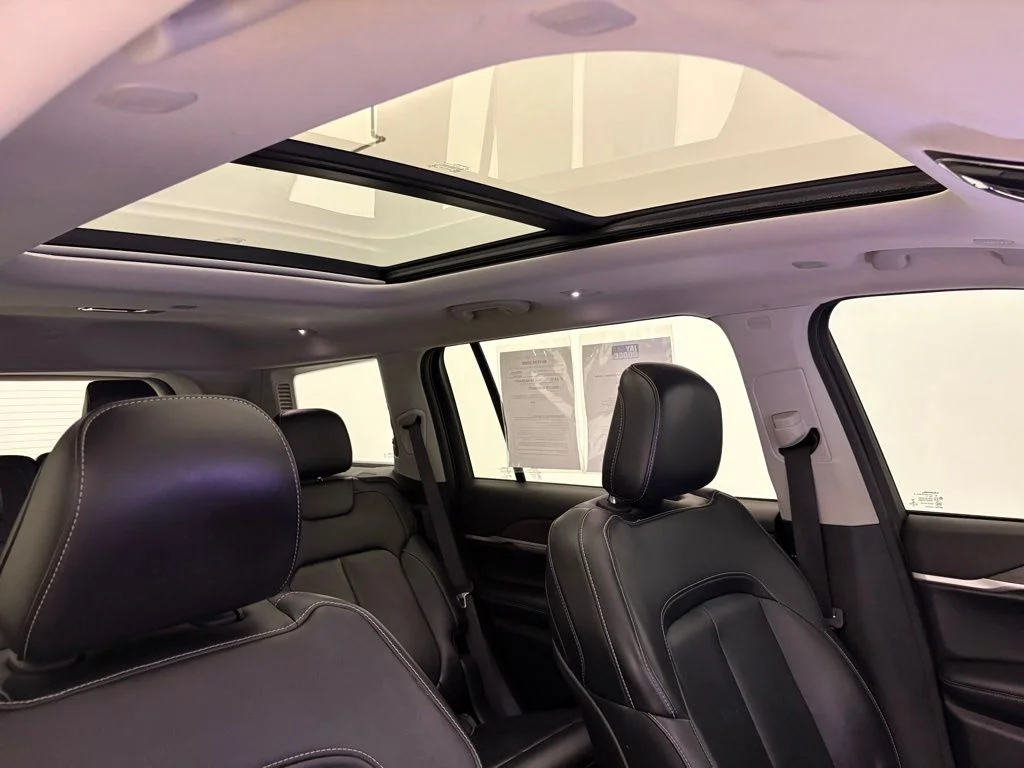 Used 2021 White Jeep Limited image 10