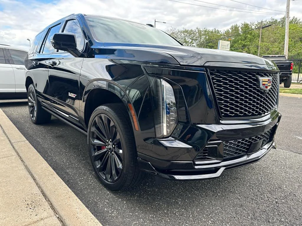 2025 Cadillac Escalade 4WD Escalade-V's photo