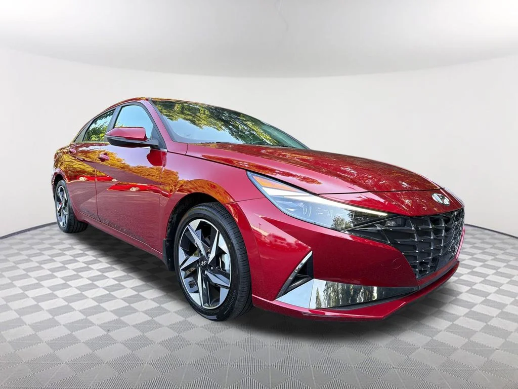 Used 2023 Red Hyundai Limited image 3
