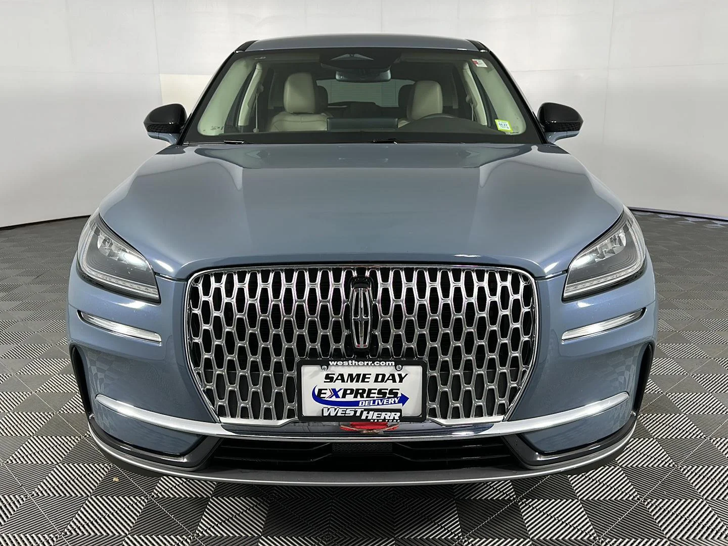 Used 2024 Whisper Blue Metallic Clearcoat Lincoln Premiere image 2