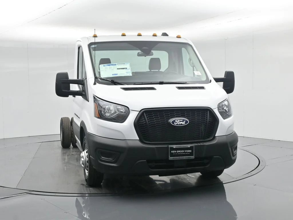New 2026 Oxford White Ford Base image 44
