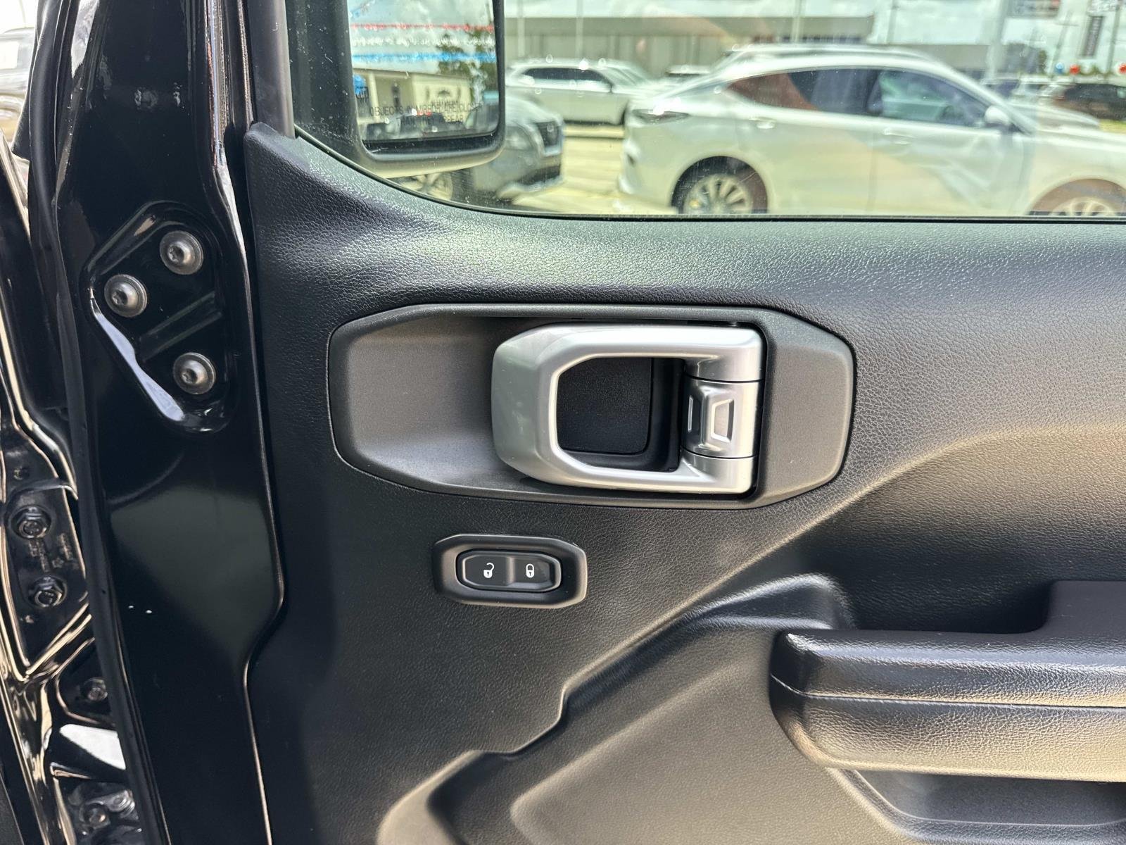 Used 2020 Black Clearcoat Jeep Sport S image 14