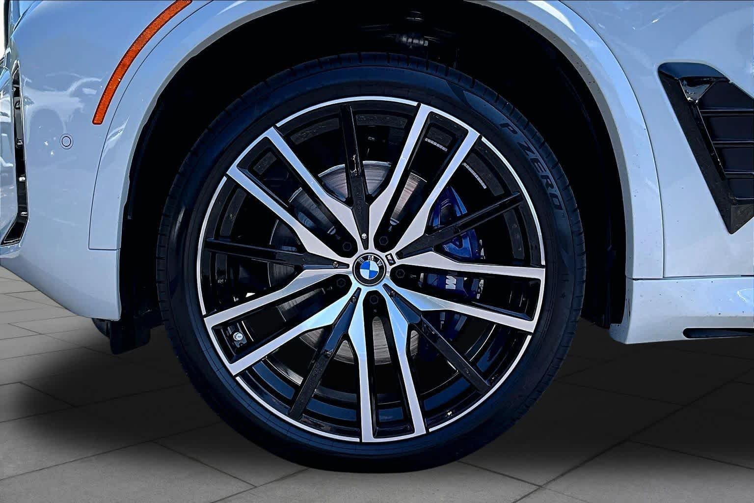 New 2026 Mineral White Metallic BMW xDrive40i image 11