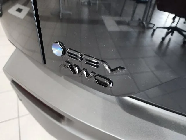 2026 Toyota C-HR XSE - Photo 8