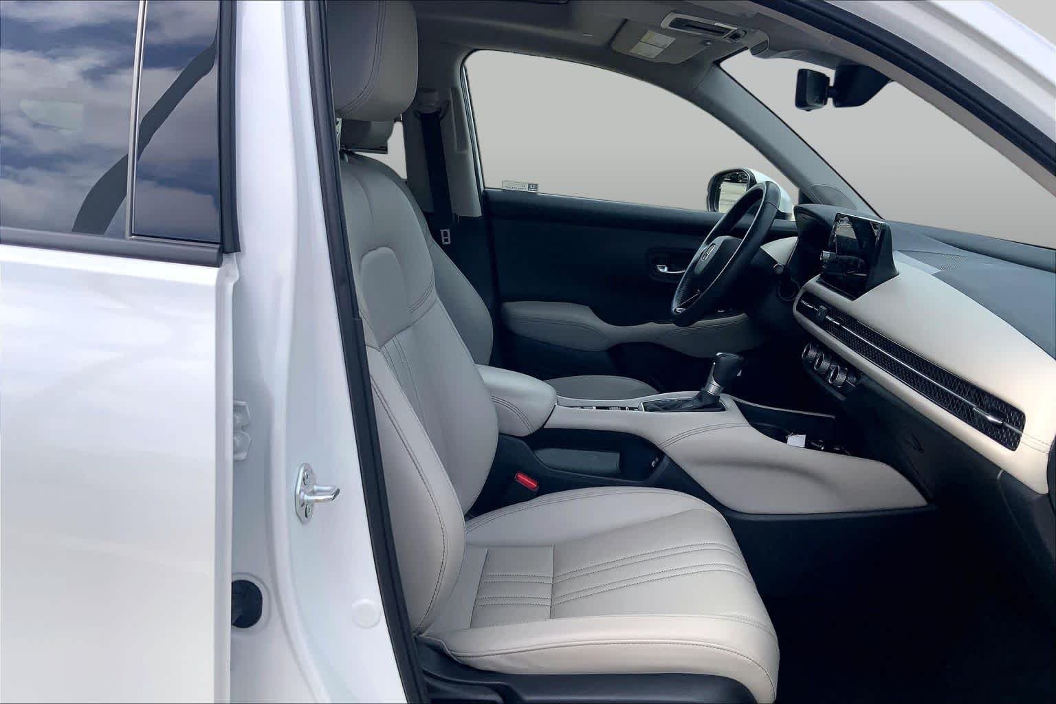 Used 2023 Platinum White Pearl Honda EX-L image 9