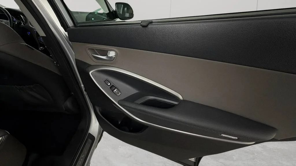Used 2017  Hyundai Limited Ultimate image 28