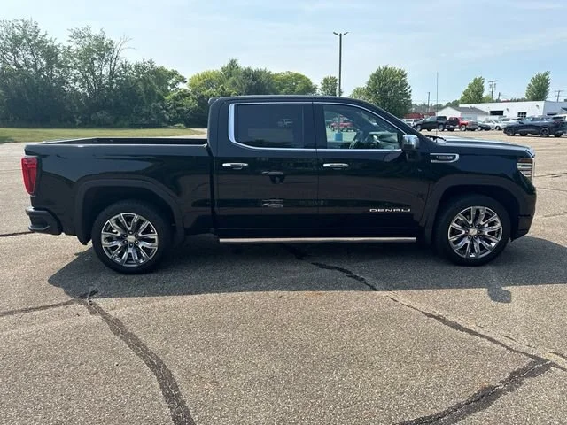 Used 2023 Onyx Black GMC Denali image 6