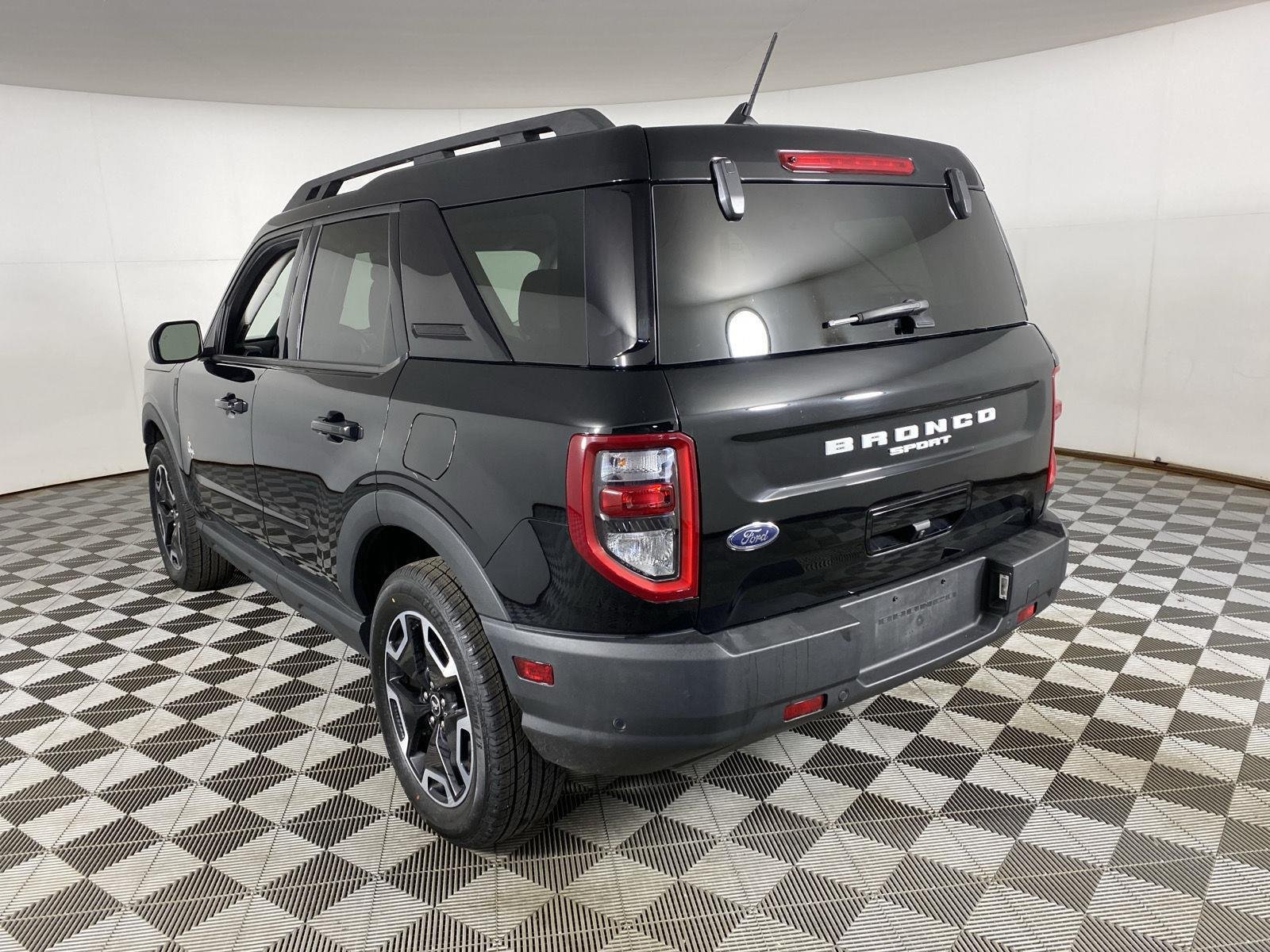 Used 2023 Shadow Black Ford Outer Banks image 19