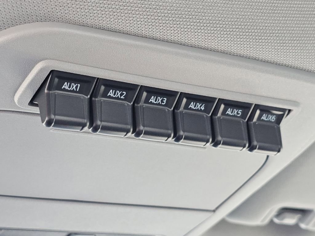 New 2026 Oxford White Ford XL image 16