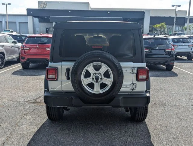 Certified Used 2022 Silver Jeep Unlimited Sport S image 7