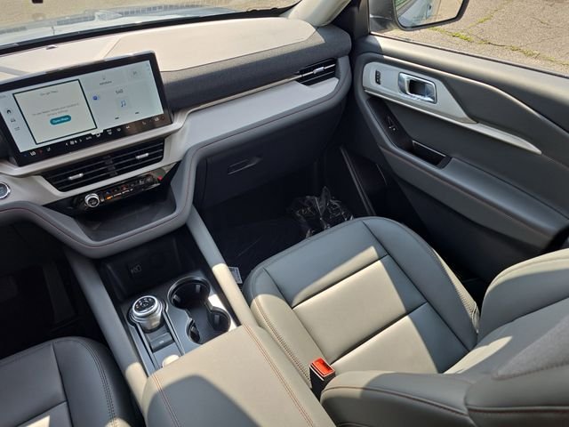 New 2026 Vapor Blue Metallic Ford Active image 63