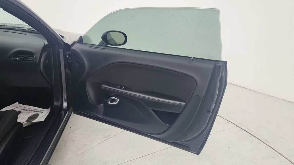 Used 2019 Gray Dodge SXT image 22
