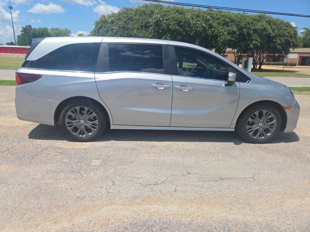 Certified Used 2025 Silver Honda Touring image 14