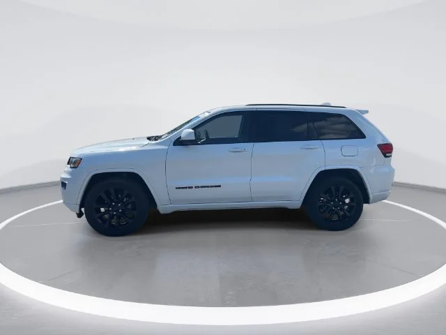 Used 2020 White Jeep Altitude image 4