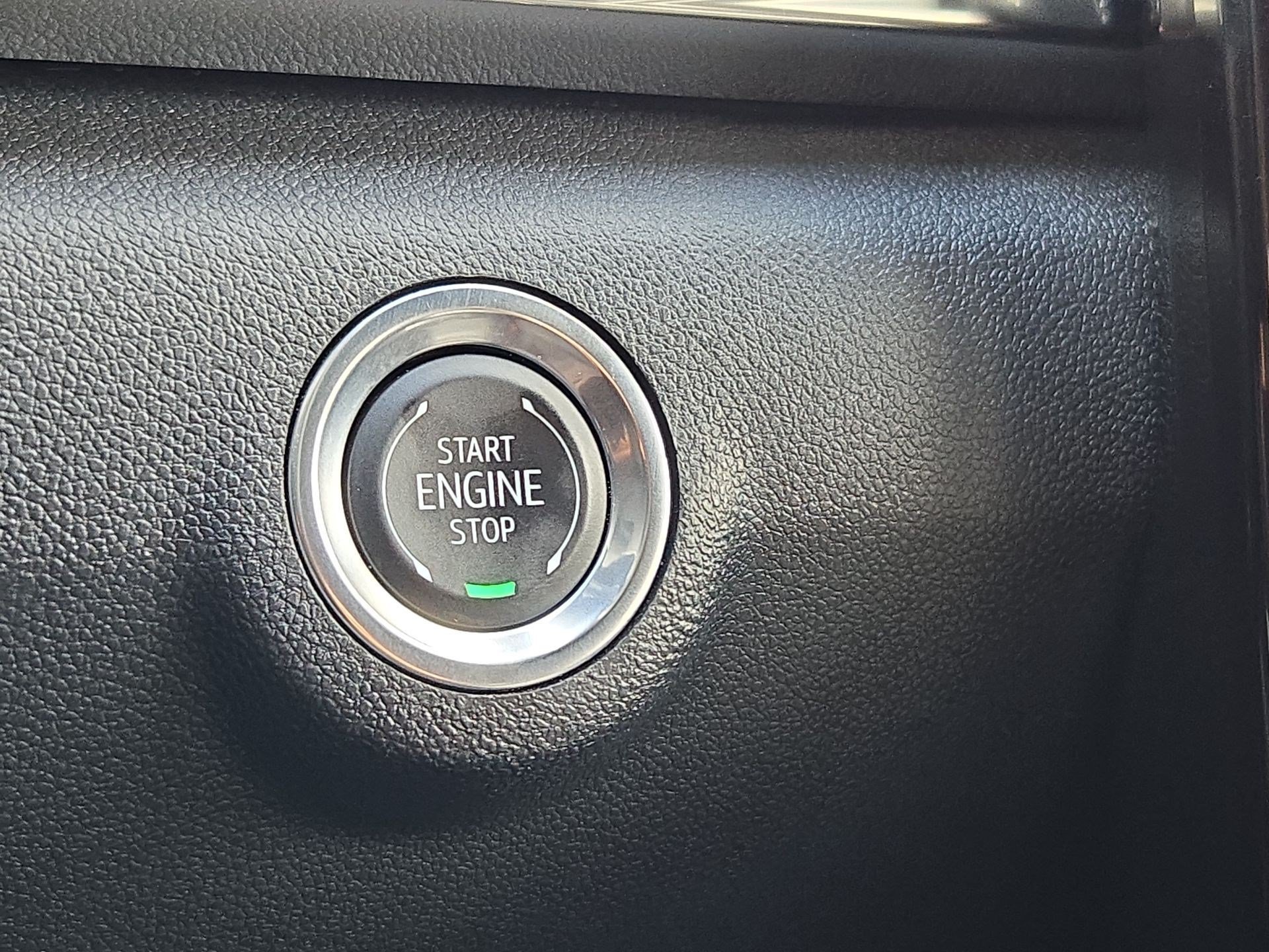 Used 2026 Summit White GMC FWD Elevation image 19