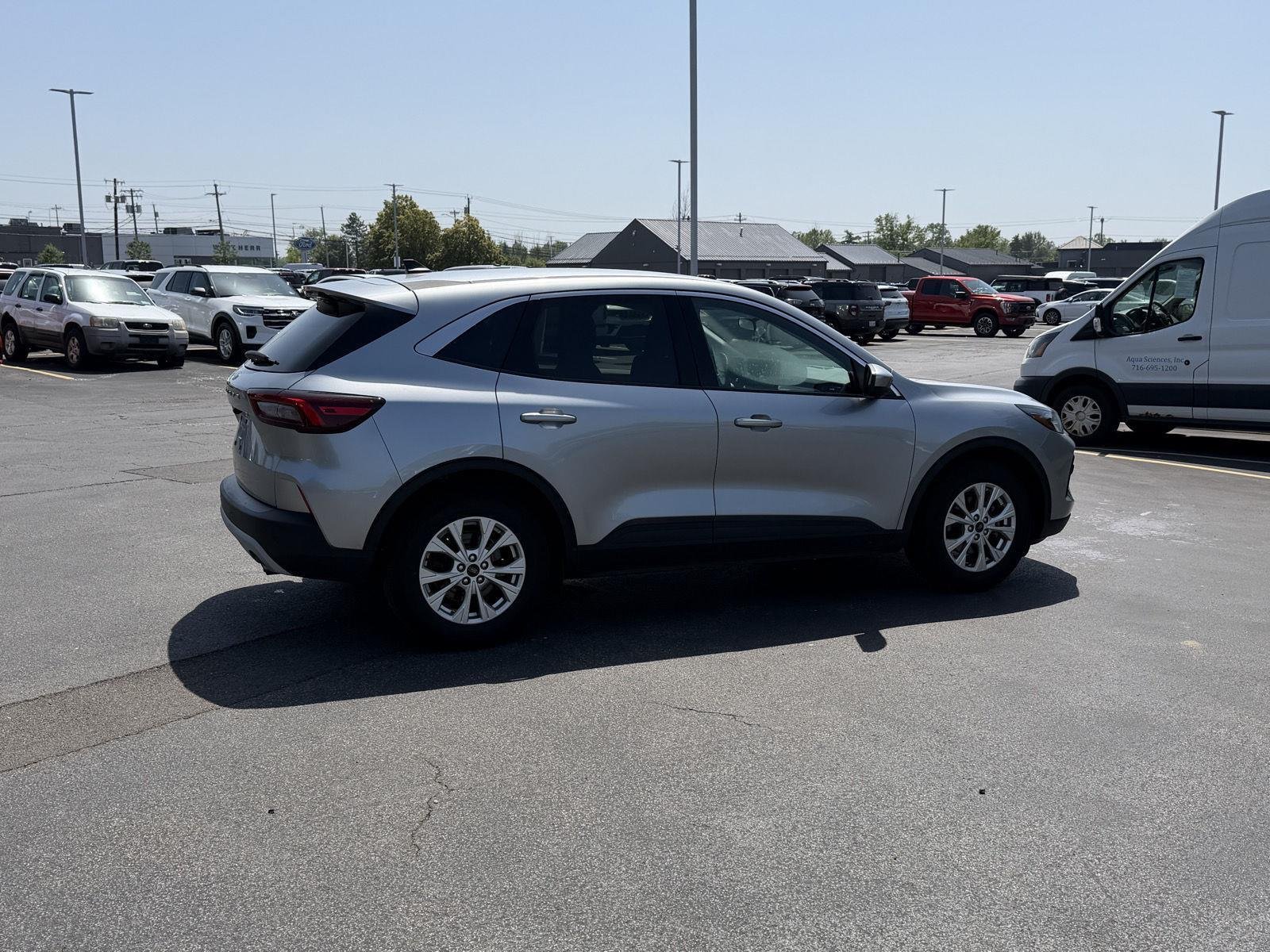 Used 2023 Iconic Silver Ford Active image 5