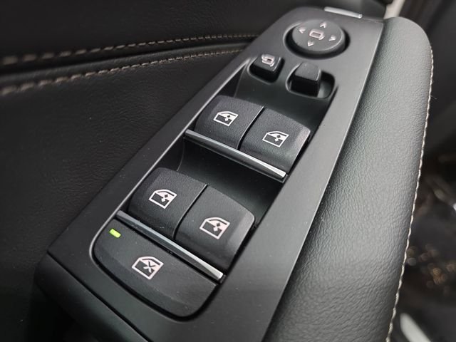 Certified Used 2026 Alpine White BMW xDrive40i image 24