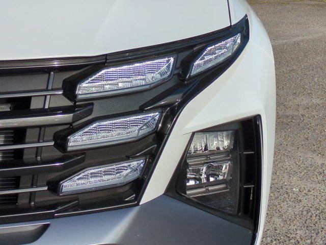 New 2026 White Hyundai SE FWD image 10
