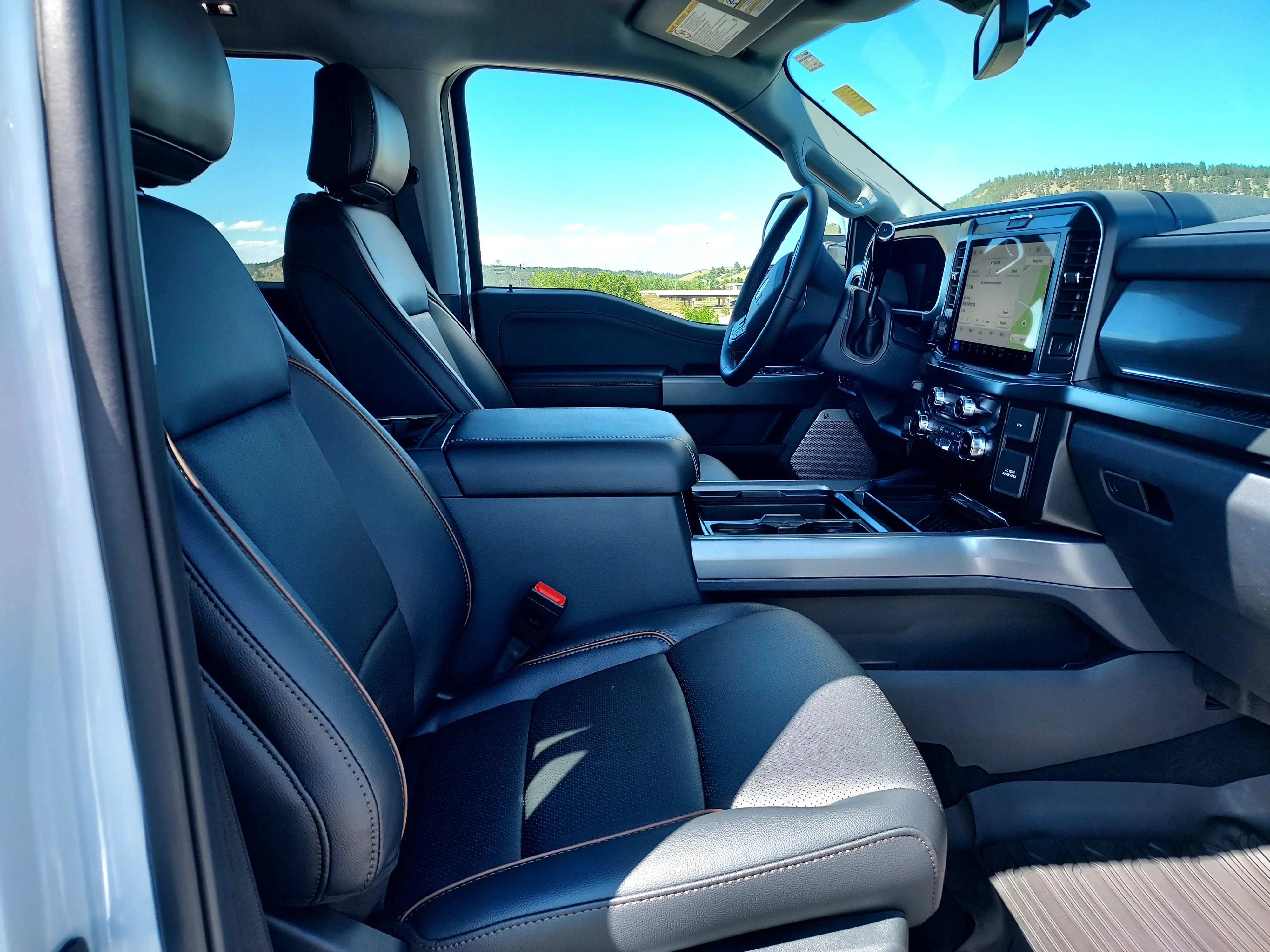 New 2026 Star White Metallic Tri-Coat Ford LARIAT image 26
