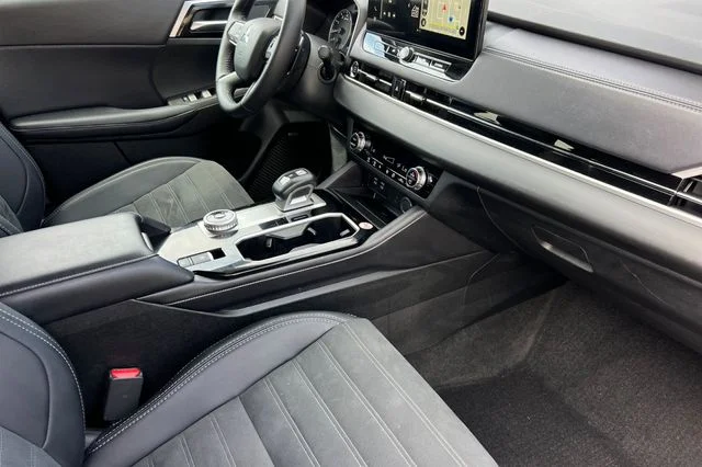 Used 2025 Cosmic Blue Metallic Mitsubishi Trail Edition image 19