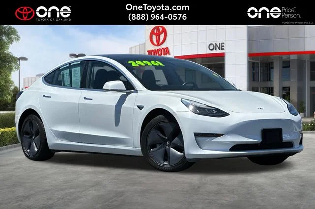 2019 Tesla Model 3 Standard Range Plus's photo