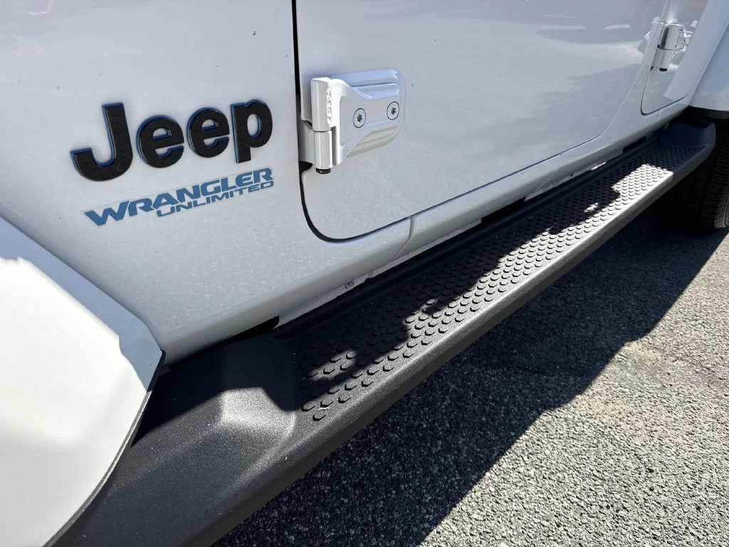 Used 2021 White Jeep Unlimited Sahara 4xe image 15