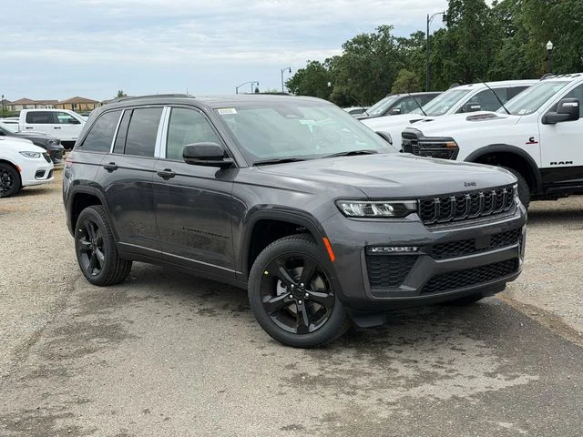 New 2026 Baltic Gray Metallic Clear-Coat Exterior Paint Jeep Limited image 2