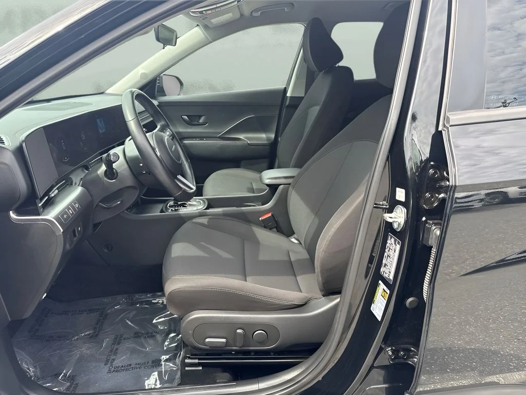 Used 2024 Black Hyundai SEL image 5