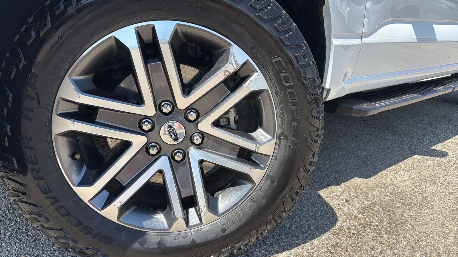 Used 2022 White Ford XL image 30