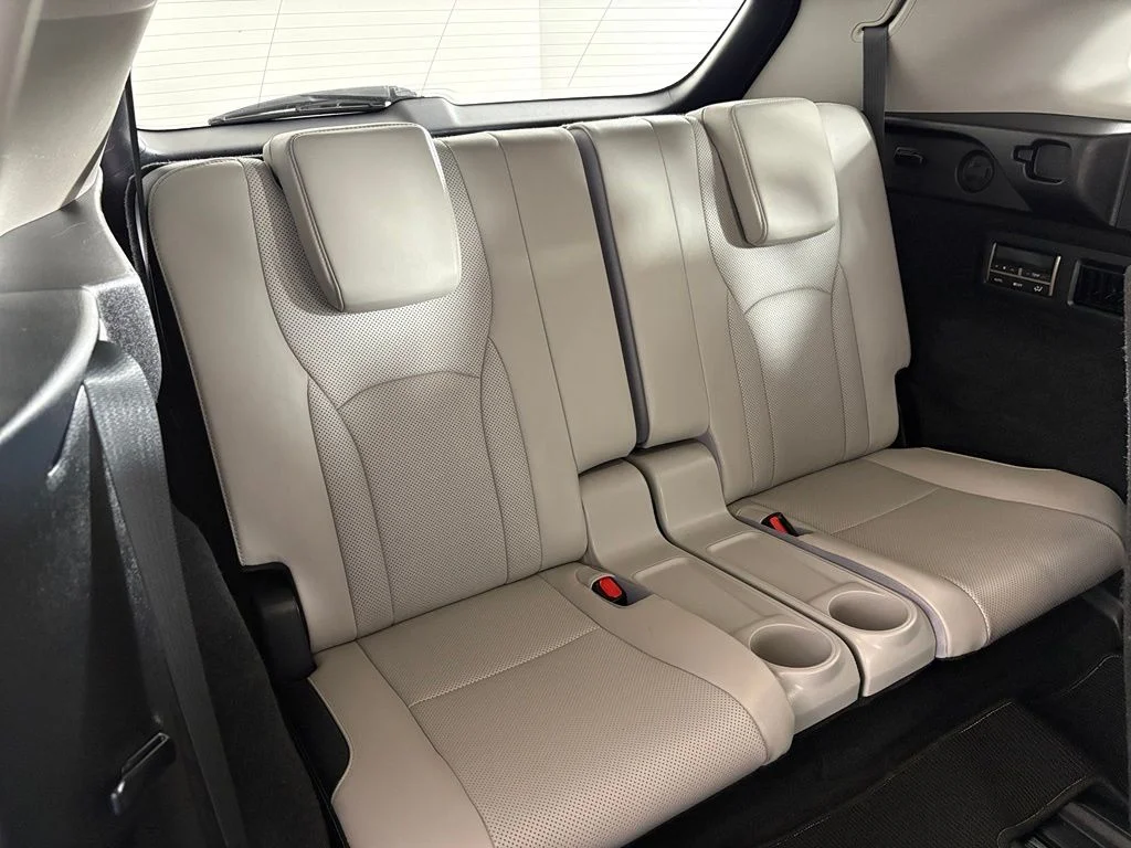Used 2018 Silver Lexus 450hL Premium image 41