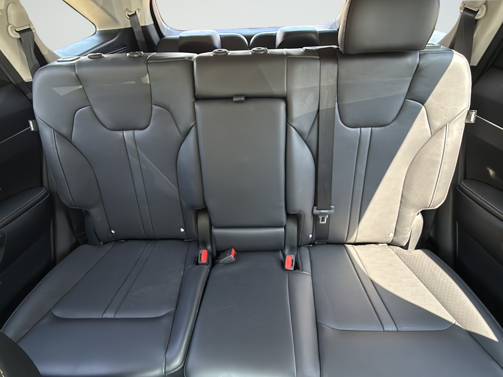 Used 2025 Black Kia S image 21