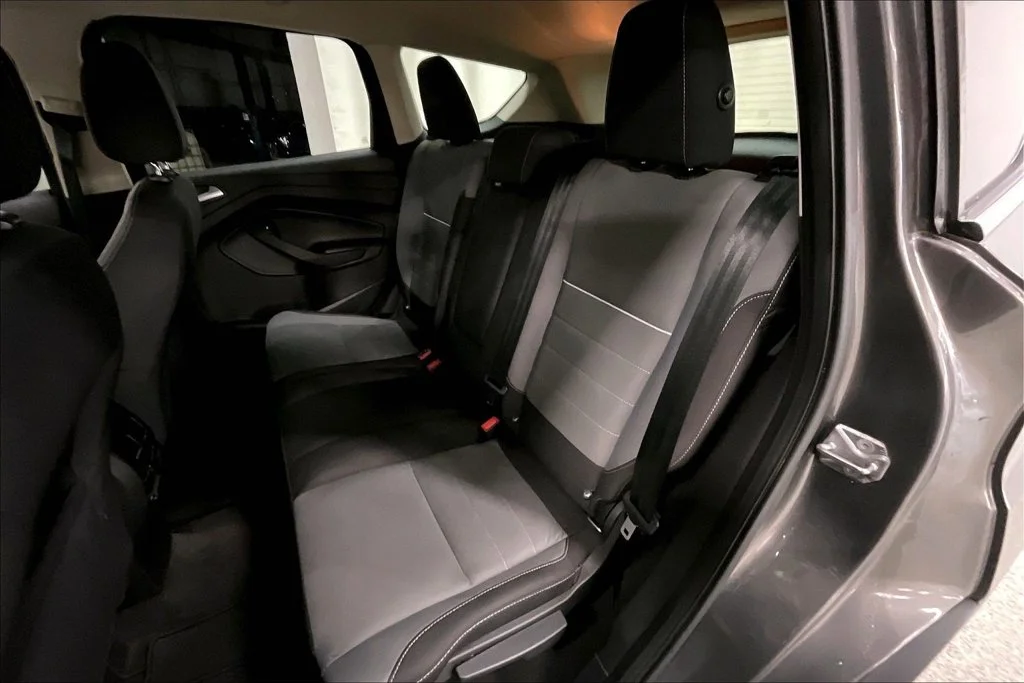 Used 2014 Gray Ford SE image 24