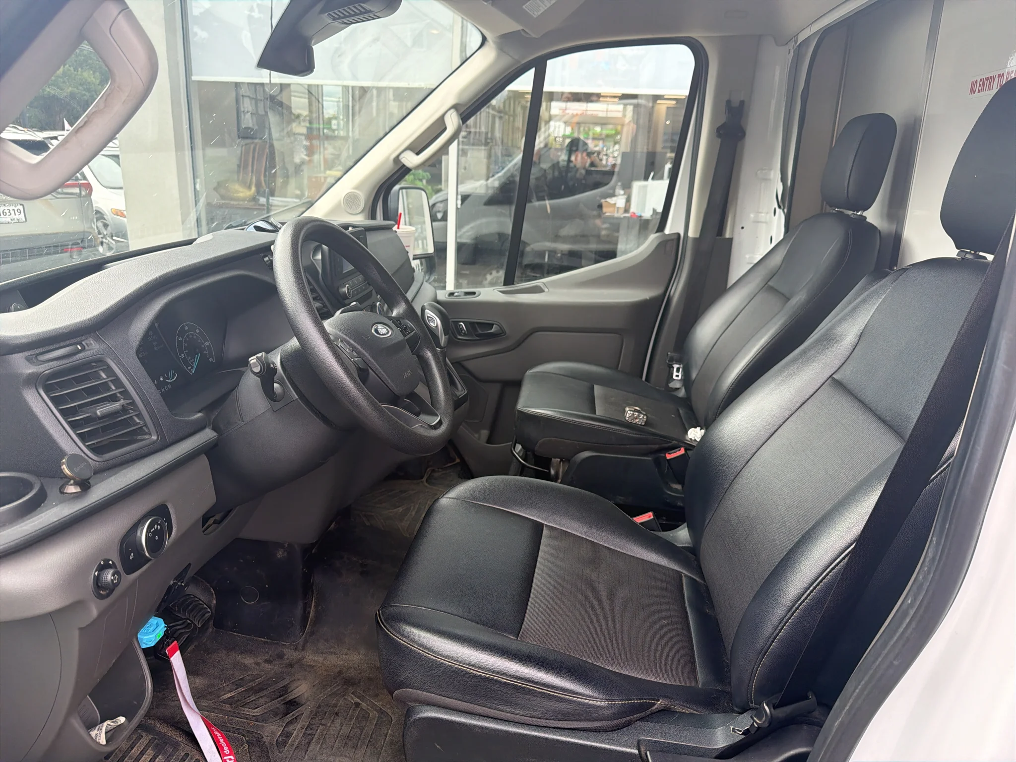 Used 2022 Oxford White Ford Base image 9