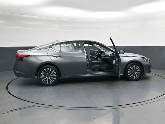 Used 2024 Gray Nissan 2.5 SV image 41