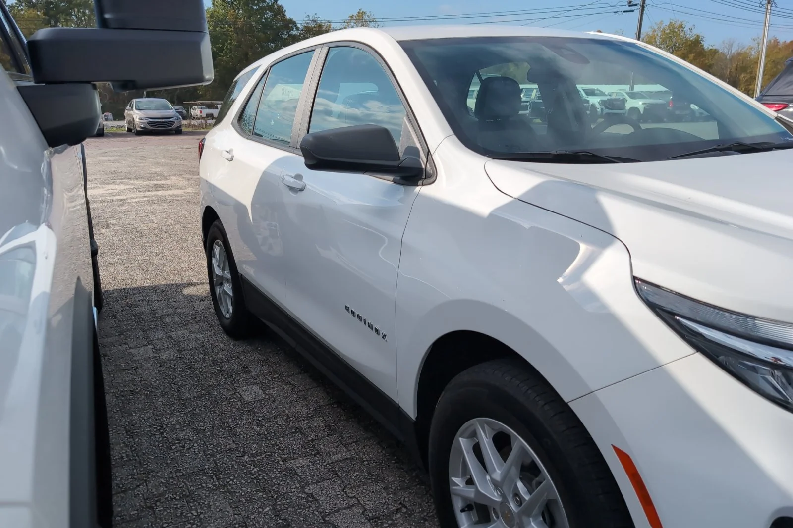 Used 2022 SUMMIT WHITE Chevrolet LS image 3