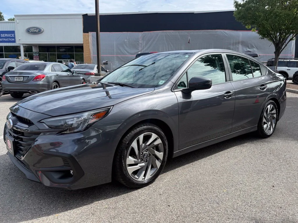 Used 2025 Magnetite Gray Metallic Subaru Limited image 4