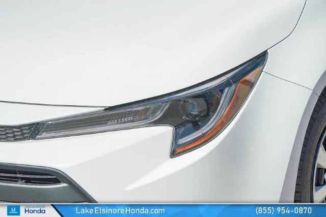 Used 2025 Ice Toyota LE image 5