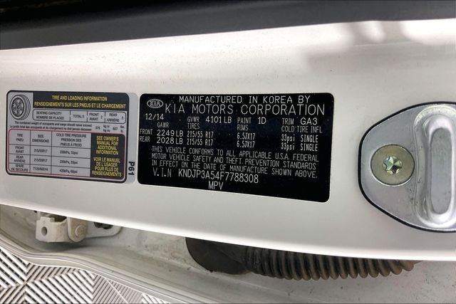 Used 2015 White Kia Plus image 9