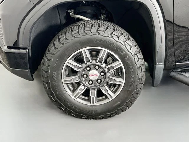 Used 2024 Black GMC AT4 image 30