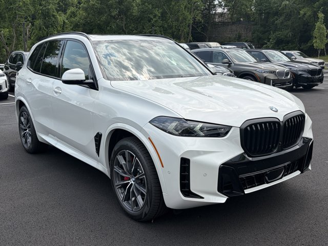 New 2026 Mineral White Metallic BMW xDrive40i image 3