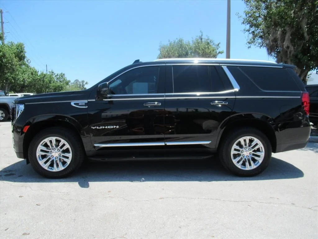 Used 2022 Black GMC SLT image 4