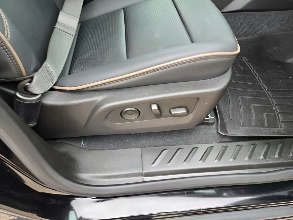 Used 2024 Onyx Black GMC Denali image 29