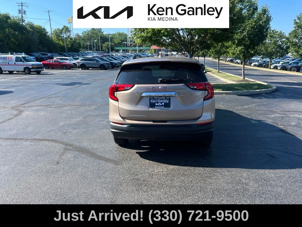 Used 2018 Brown GMC SLE image 6