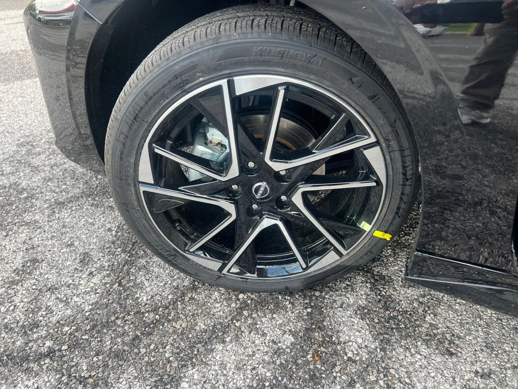 Used 2025 Black Nissan SR image 28
