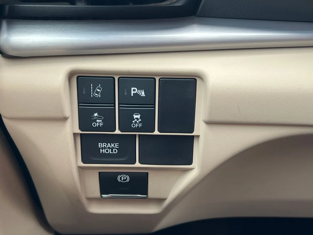 Used 2021 White Acura Technology Package image 19