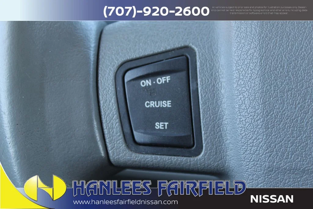 Used 2005 White Jeep Limited image 31