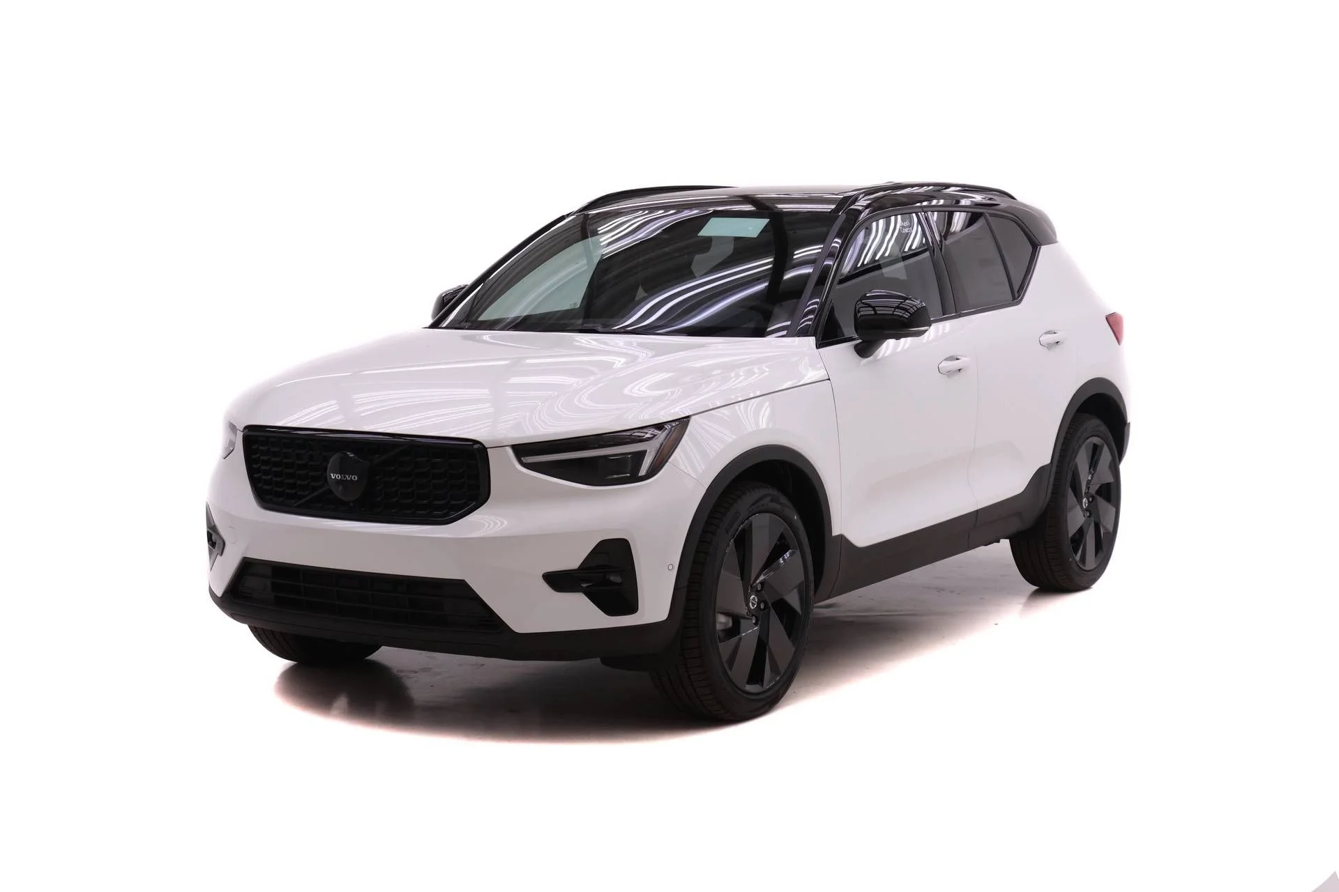 2026 Volvo XC40 B5 Ultra Ultra Black Edition AWD's photo