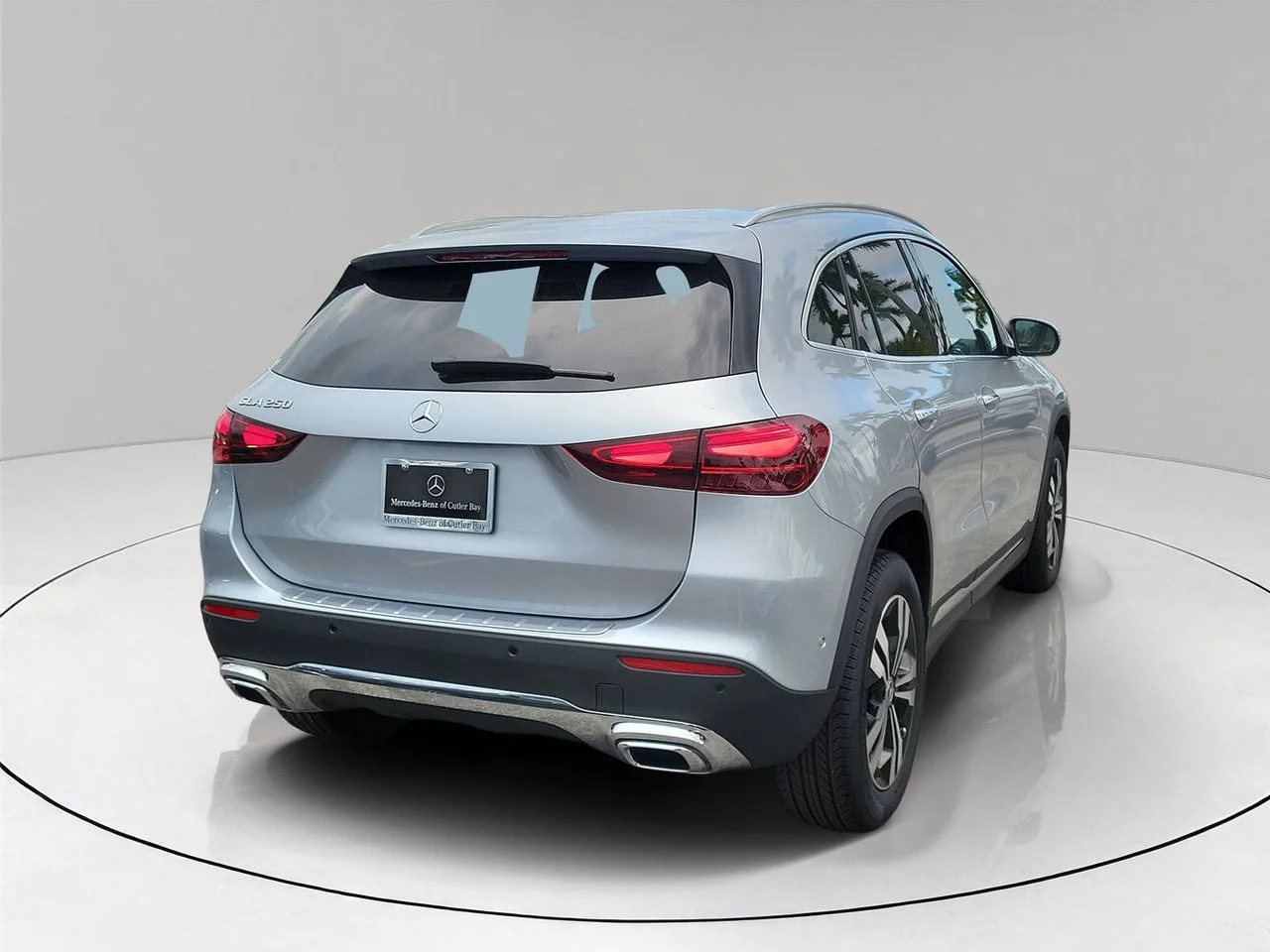 New 2026 Cirrus Silver Metallic Mercedes-Benz GLA 250 image 4